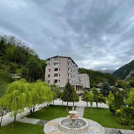 Ξενοδοχείο Alpin Llixhat Peshkopi 3*